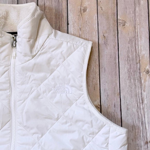 The North Face Women’s Shady Glade Insulated Vest - Picture 3 of 8
